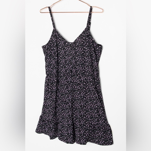 Floral Romper - Picture 2 of 5